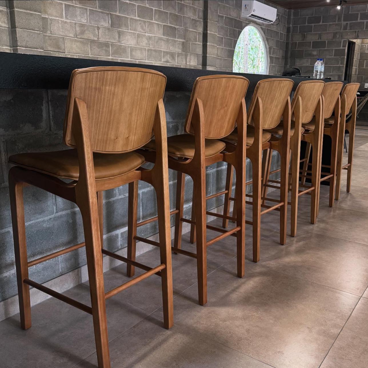 Cadeiras bancada design minimalista