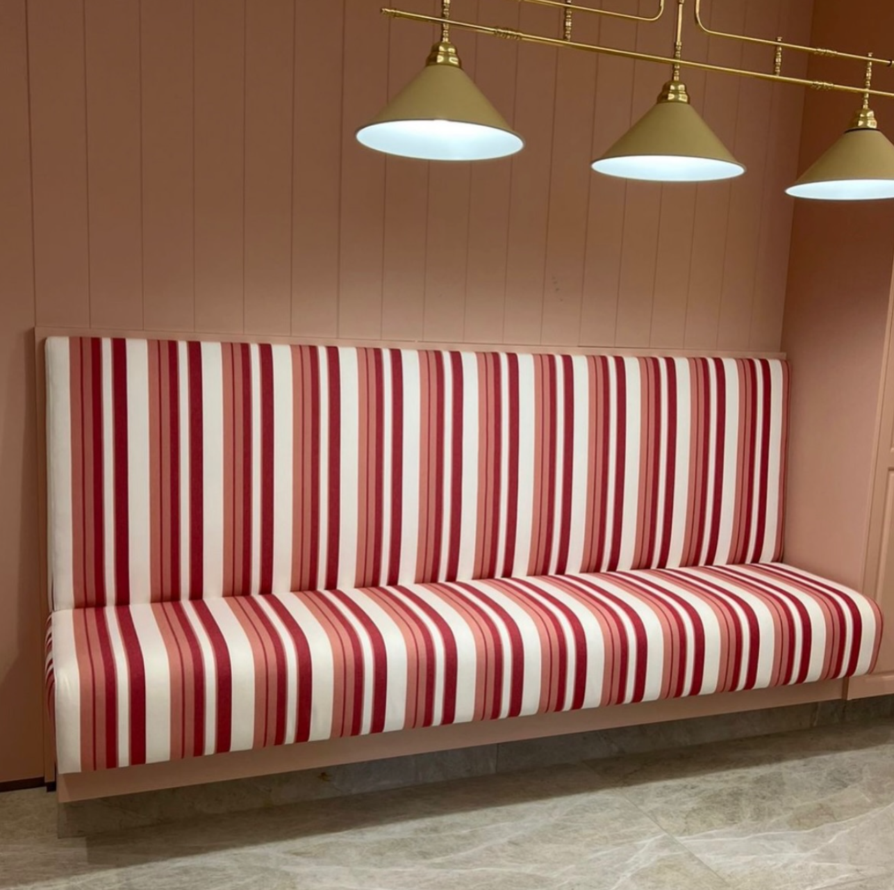 Sofá colorido design contemporâneo